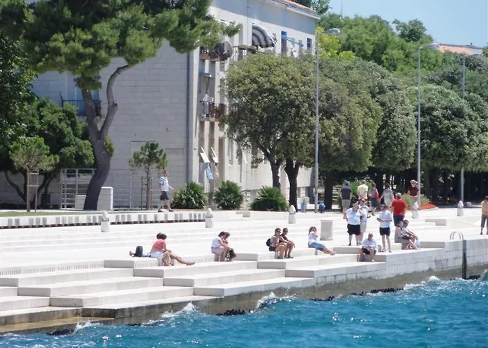 Konukevi Guest Neno 3*